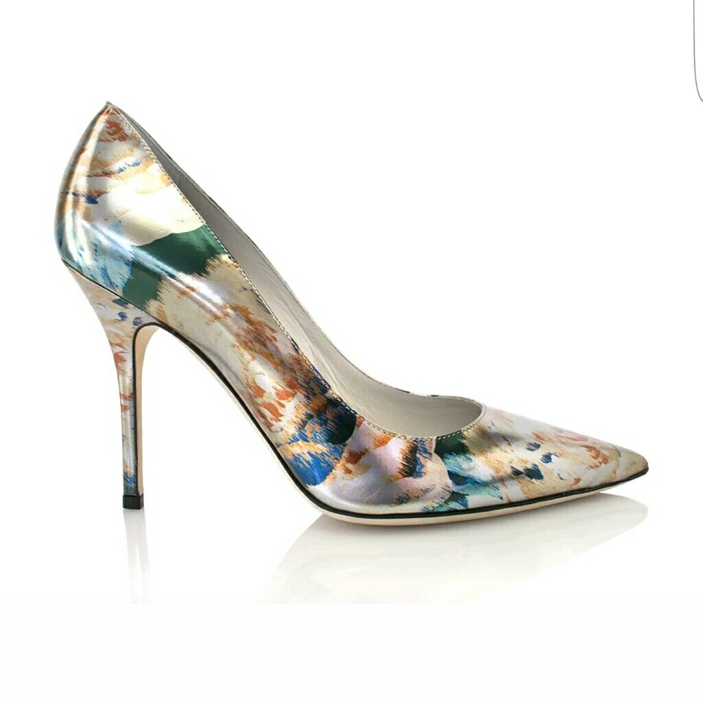 Women's shoes